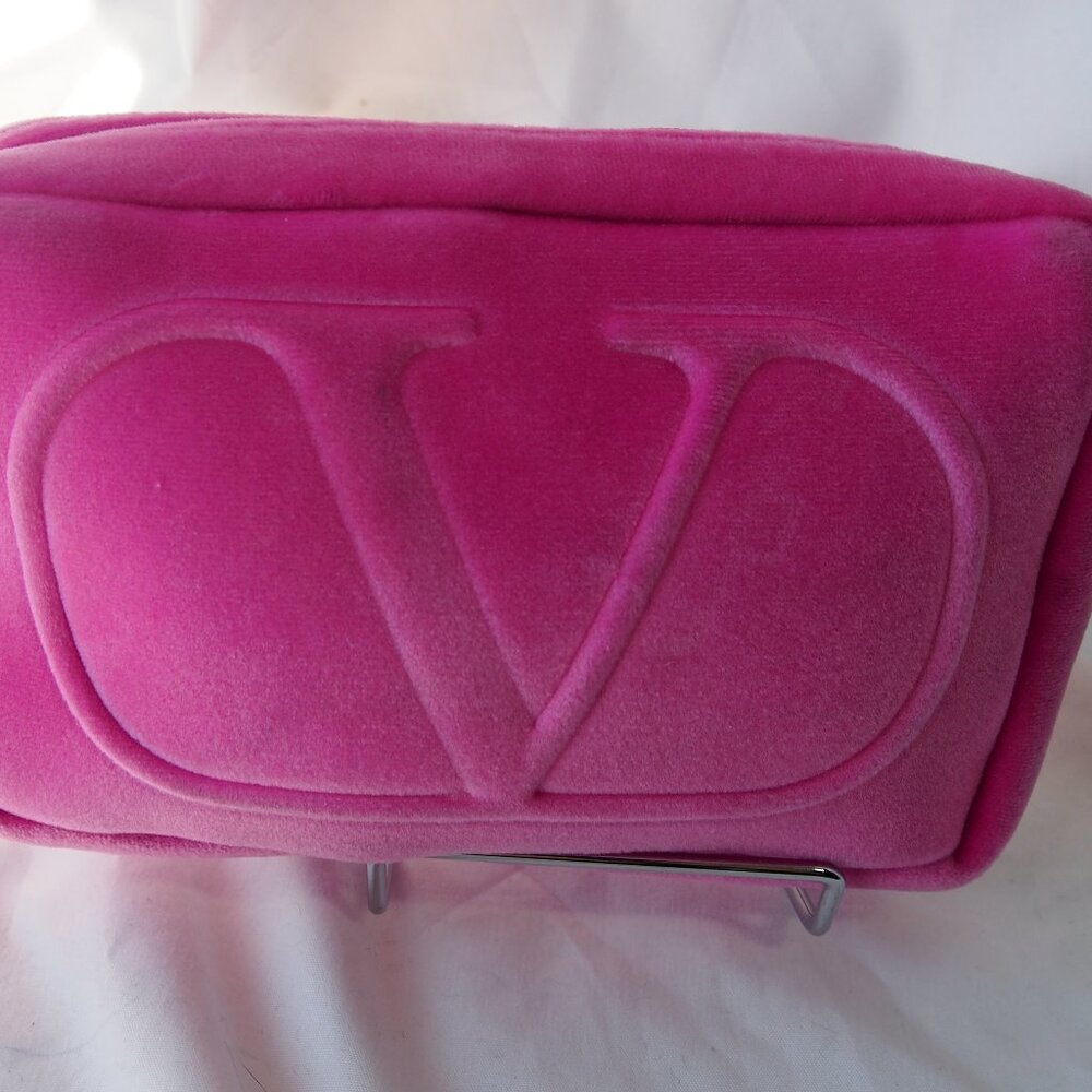 Valentino Embossed Logo Soft Pink Beauty Pouch, Travel Bag,Plush Wristlet Clutch - Picture 2 of 10